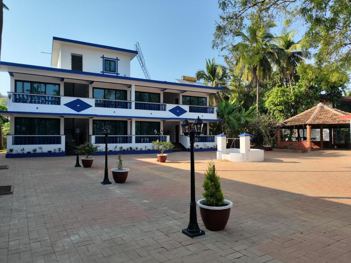 Anjuna Blue Resort Exterior photo
