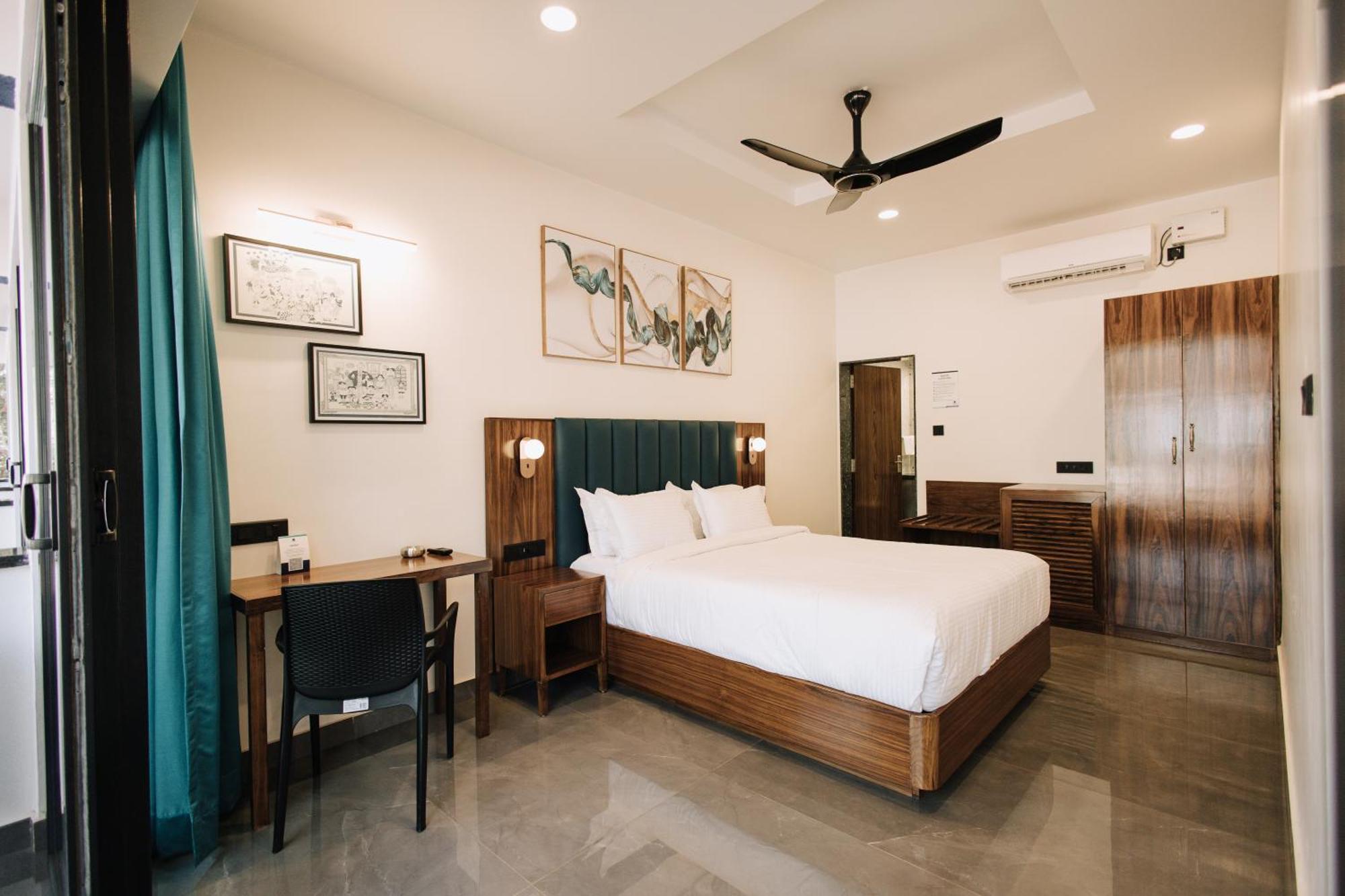 Anjuna Blue Resort Exterior photo