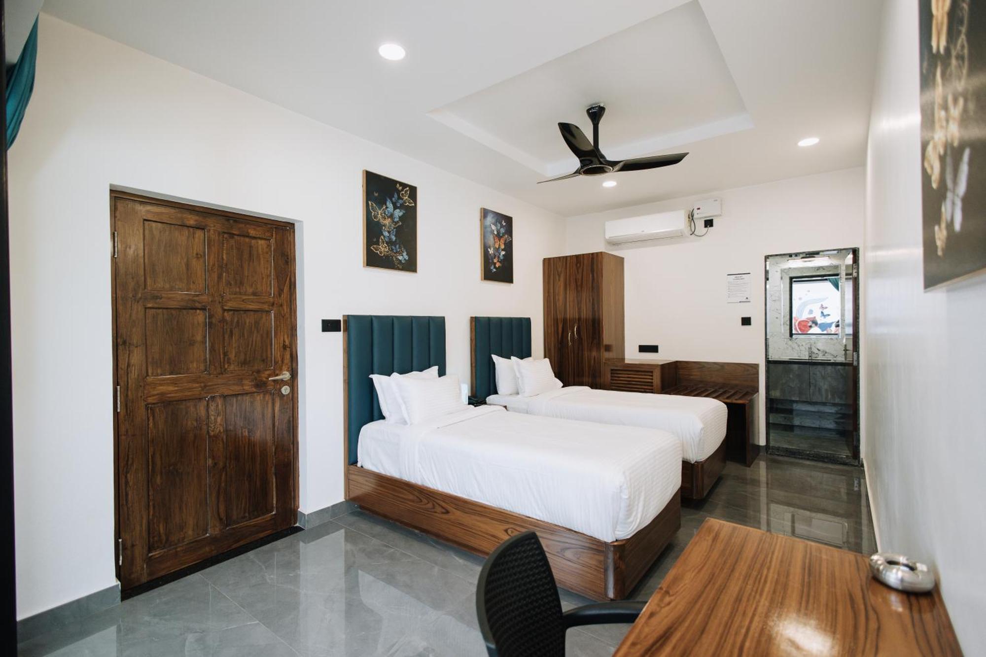 Anjuna Blue Resort Exterior photo