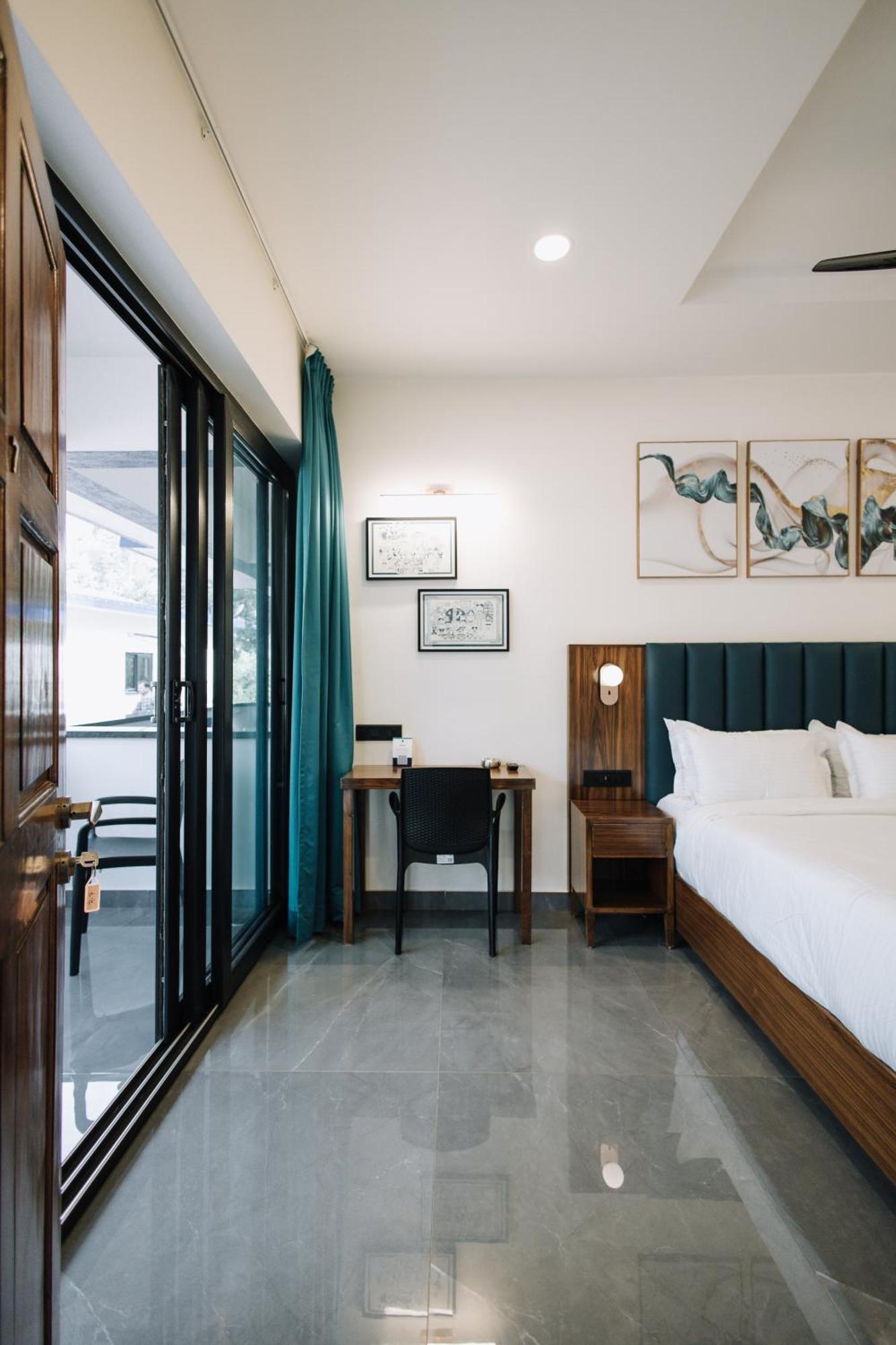Anjuna Blue Resort Exterior photo