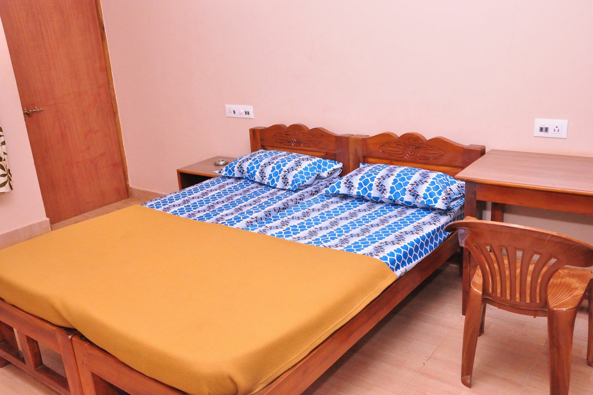 Anjuna Blue Resort Exterior photo