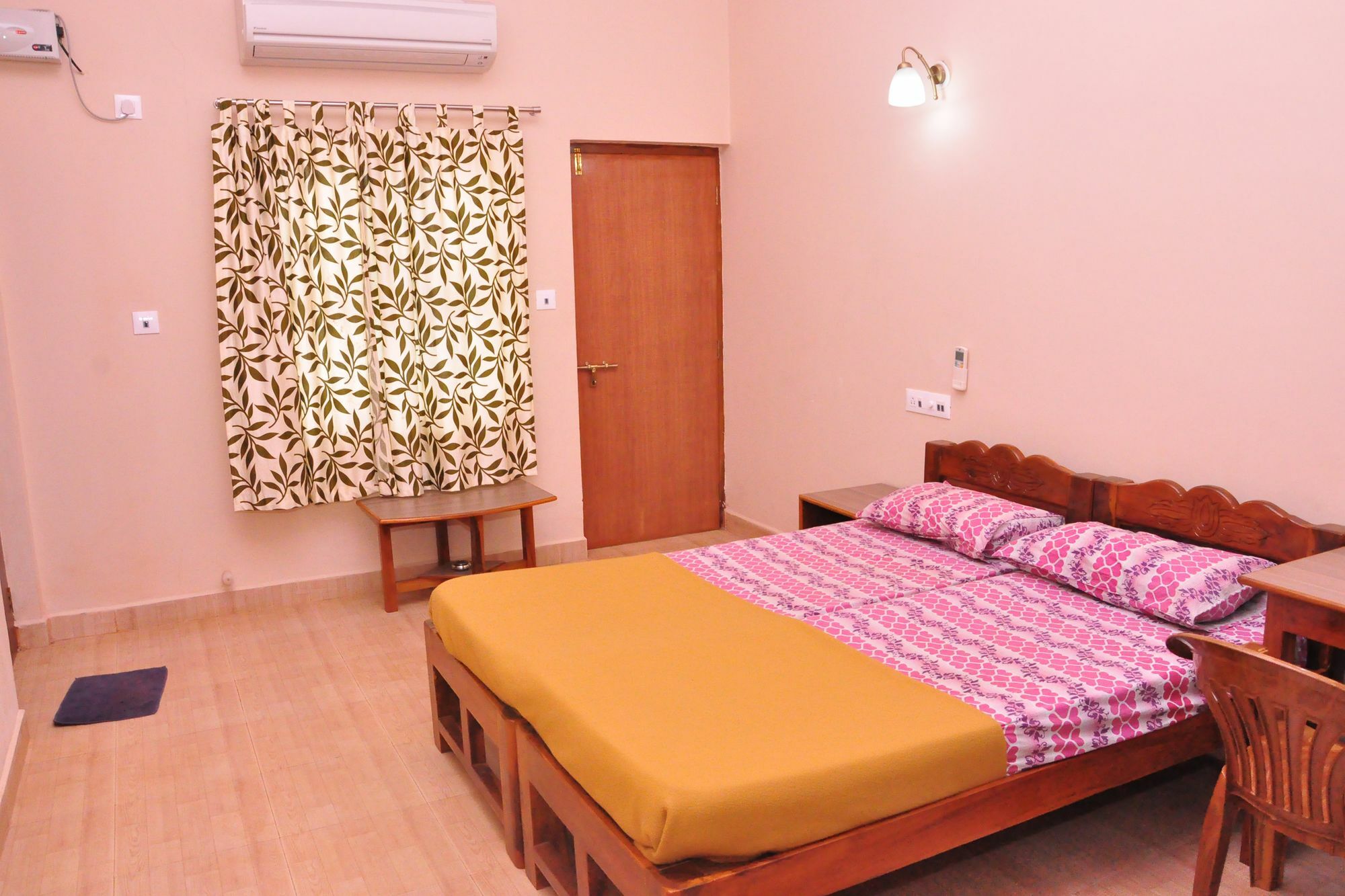 Anjuna Blue Resort Exterior photo