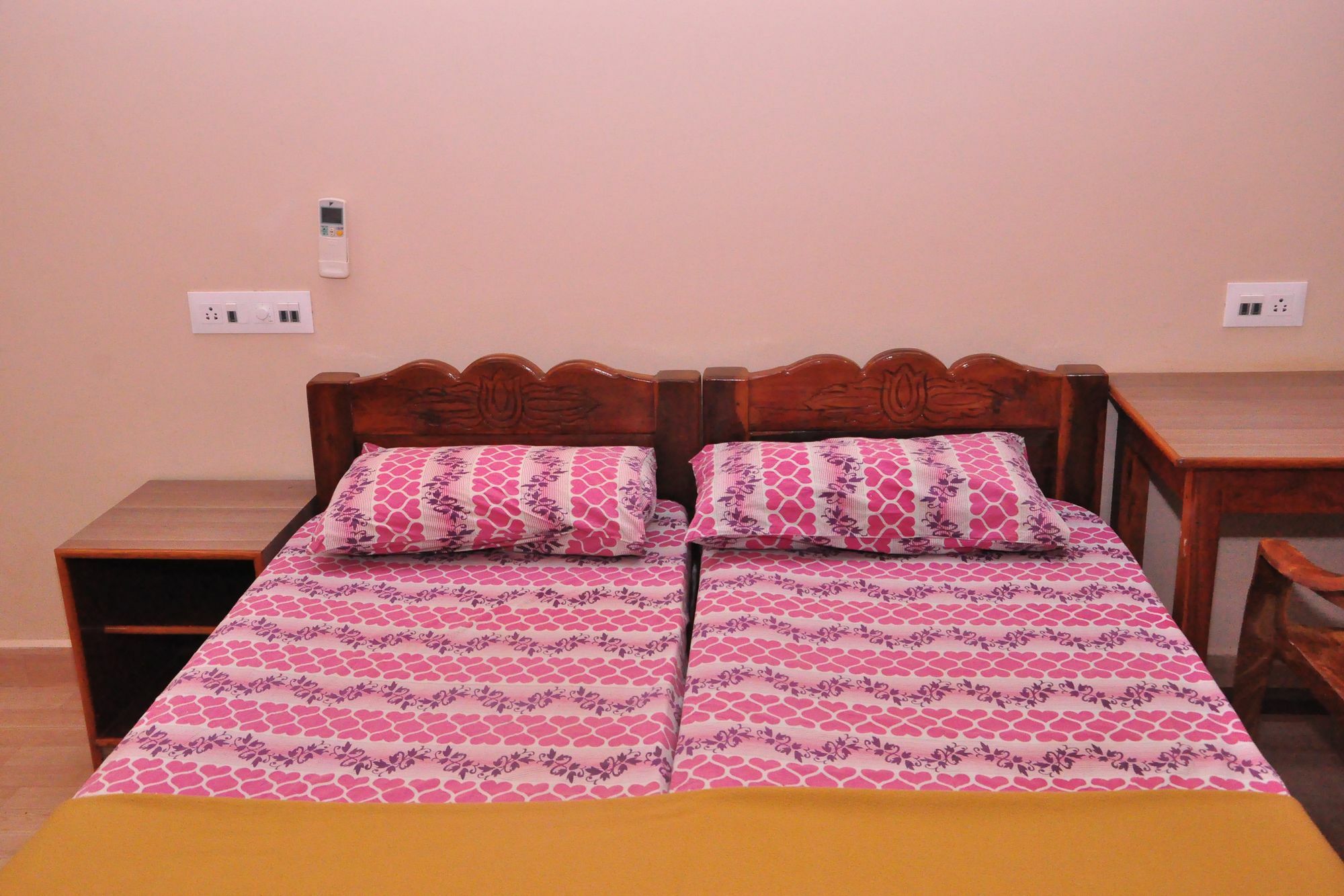 Anjuna Blue Resort Exterior photo
