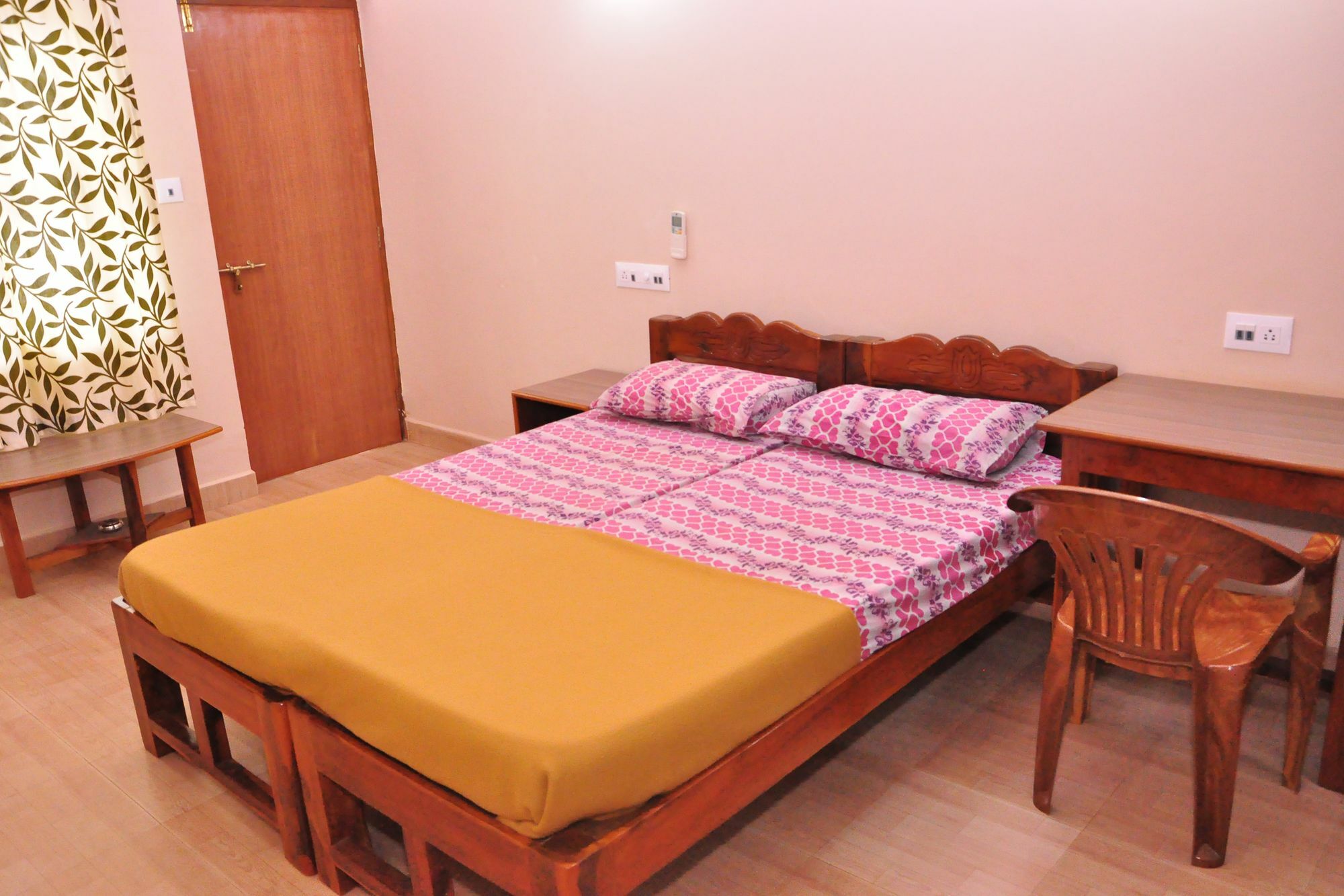 Anjuna Blue Resort Exterior photo