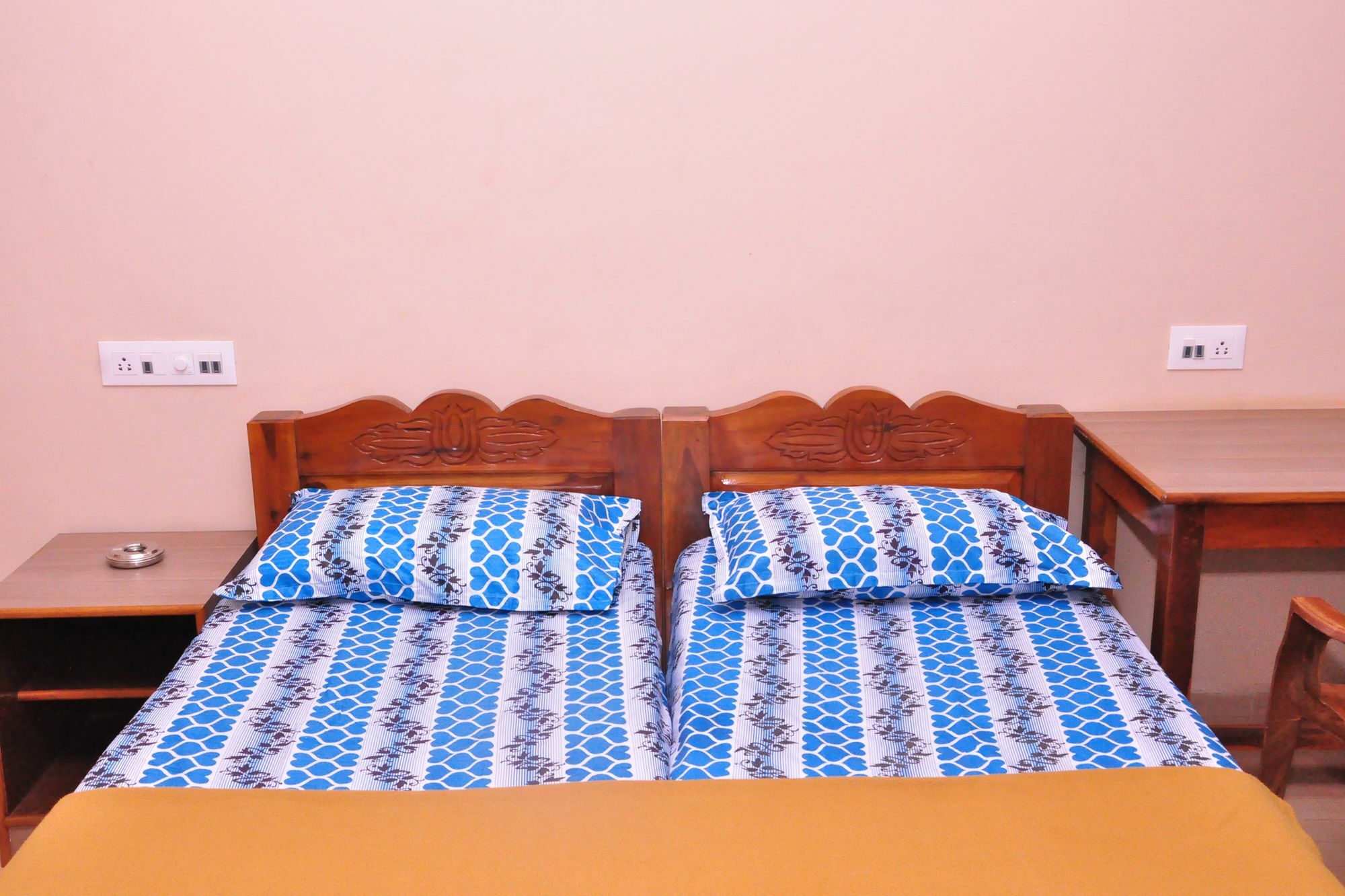 Anjuna Blue Resort Exterior photo