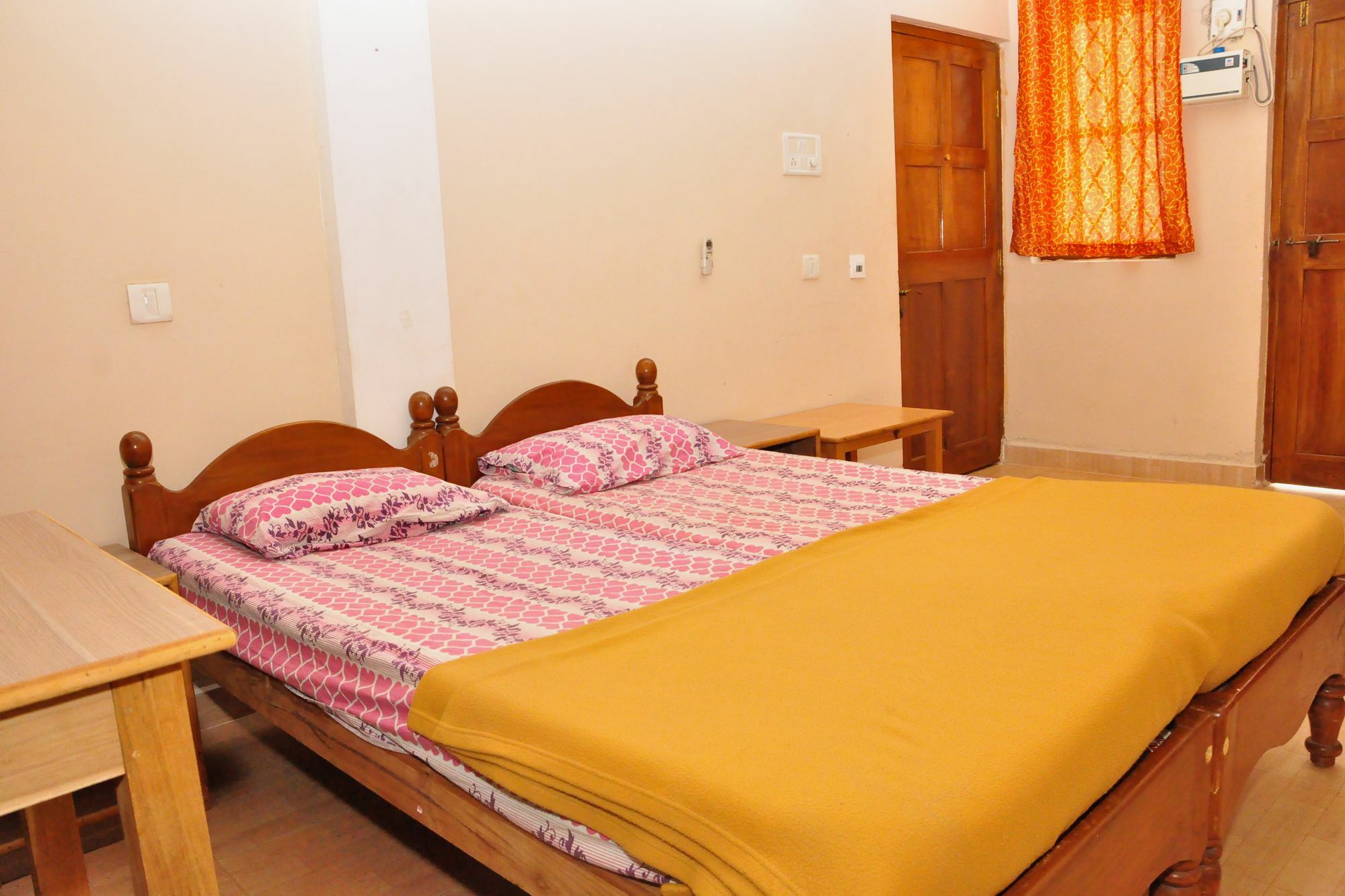 Anjuna Blue Resort Exterior photo