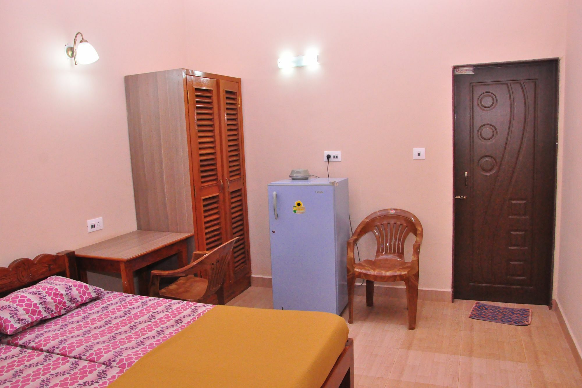 Anjuna Blue Resort Exterior photo